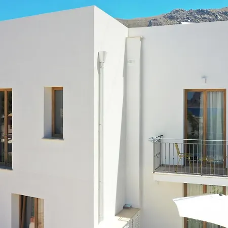 La Dama Bed & Breakfast 4*