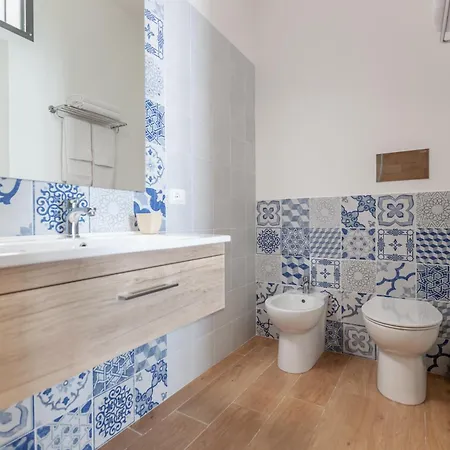 La Dama Bed & Breakfast