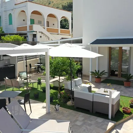 La Dama Bed & Breakfast